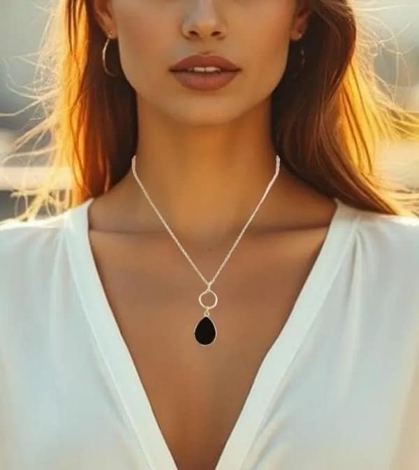Minimalist Gold Stainless Steel O Ring Necklace with Teardrop Crystal