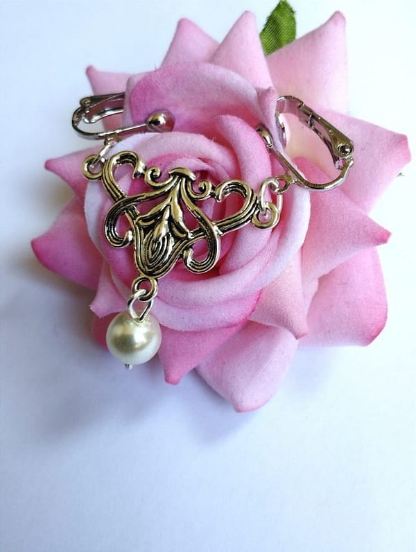 Labia Clips with dangle Pearl, VCH Jewelry, Non Piercing Vaginal Clit Clips, BDSM jewelry