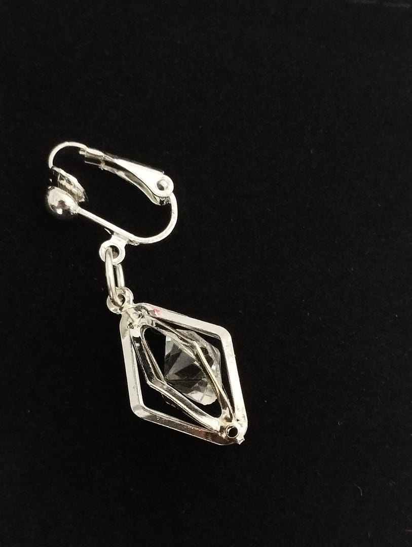 Clitoral Clip with crystal dangle